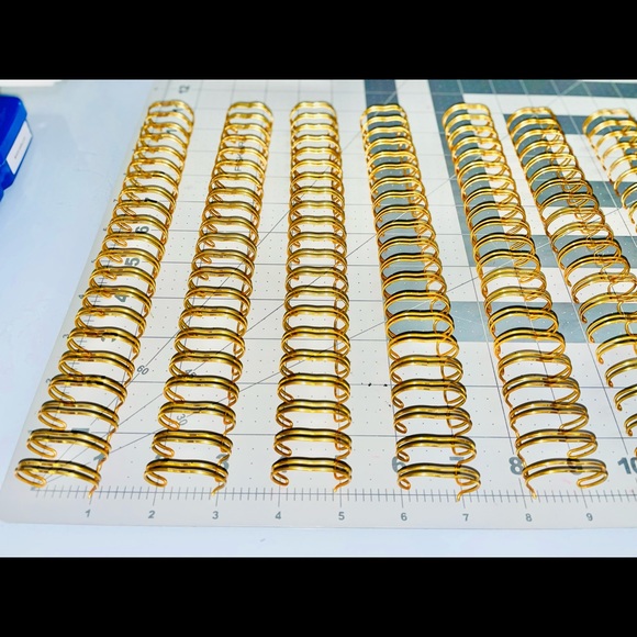 Wire-O 3/4 2:1 Pitch Twin-Loop Binding Spines Gold - Picture 5 of 7